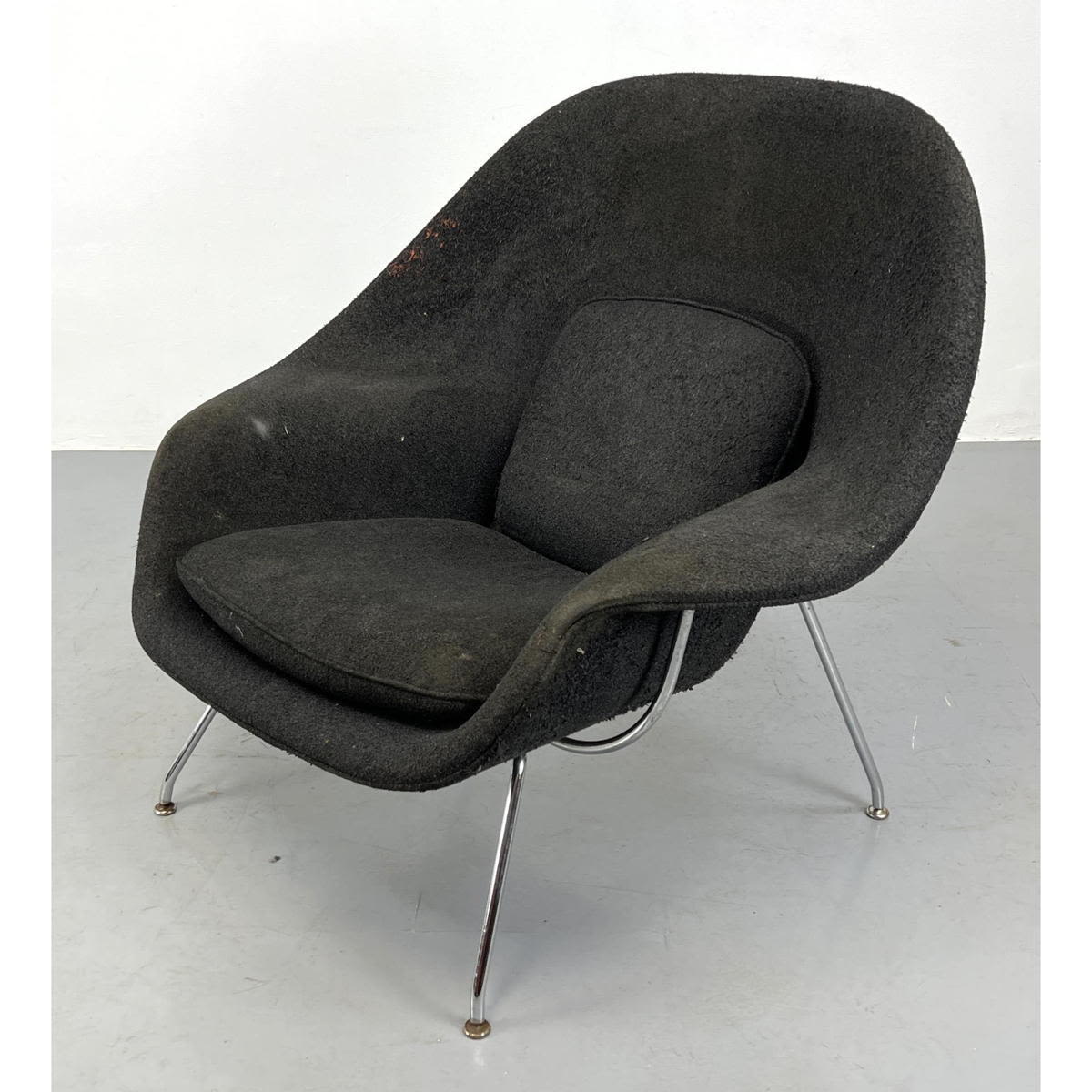 Appraisal: Eero Saarinen Womb chair by KNOLL Dark Gray KNOLL Label