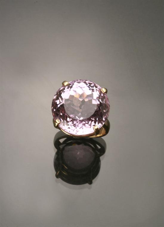 Appraisal: Tested -Karat Yellow-Gold and Kunzite Dinner Ring Set with one