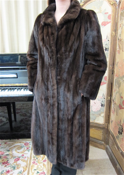 Appraisal: LADY'S MINK COAT mahogany fur with collar two slit pockets