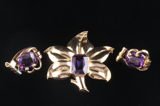 Appraisal: S GOLD-PLATED AND SYNTHETIC CORUNDUM FLORAL DESIGN BROOCH With pair