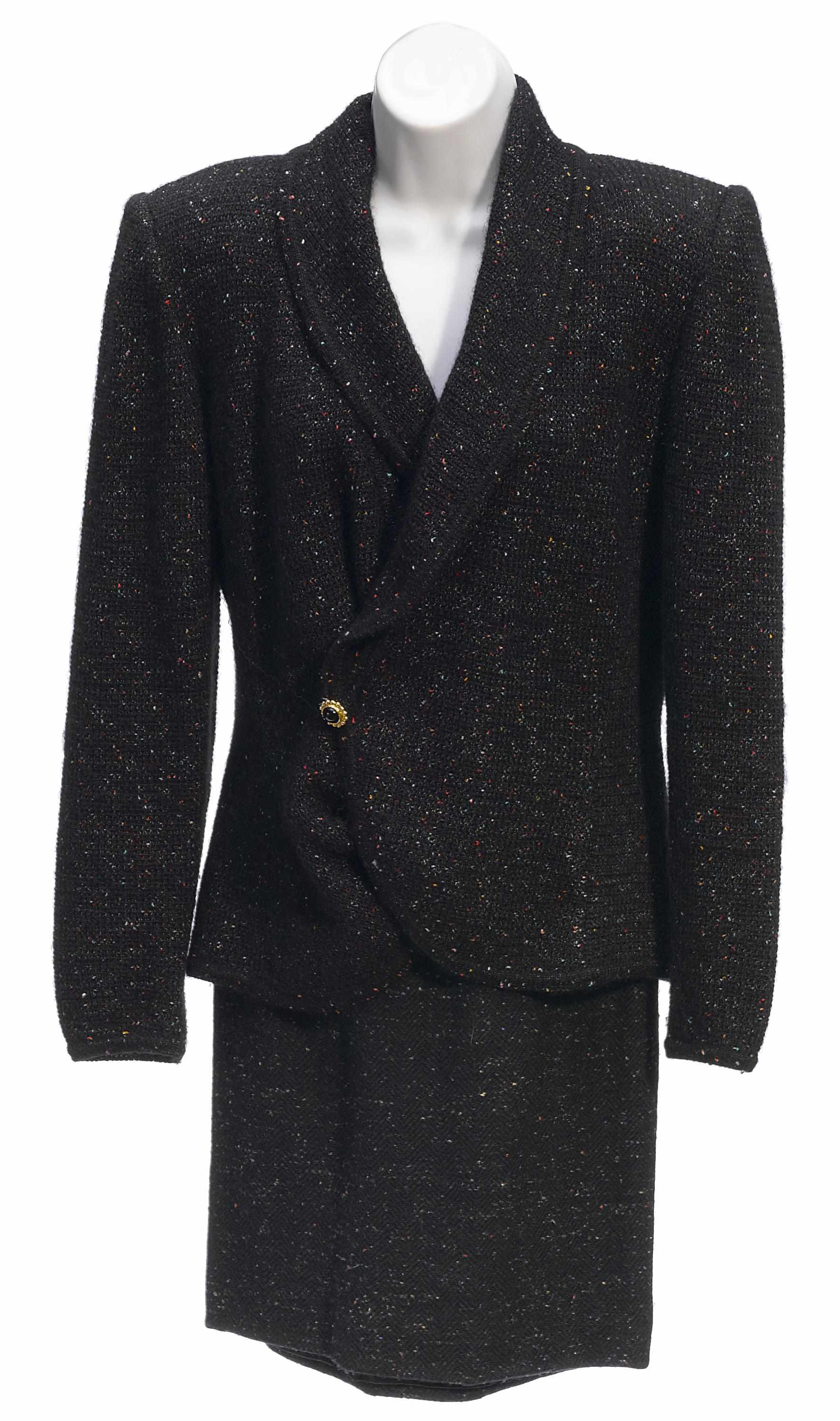 Appraisal: An Emanuel Ungaro mohair jacket and skirt suit jacket size