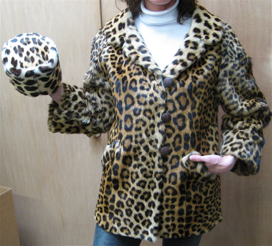 Appraisal: A NATURAL LADY'S LEOPARD FUR JACKET WITH HAT with length