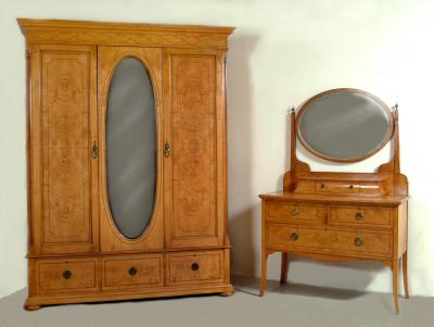 Appraisal: AN EDWARDIAN SATINWOOD BEDROOM SUITE by Christopher Pratt Bradford comprising