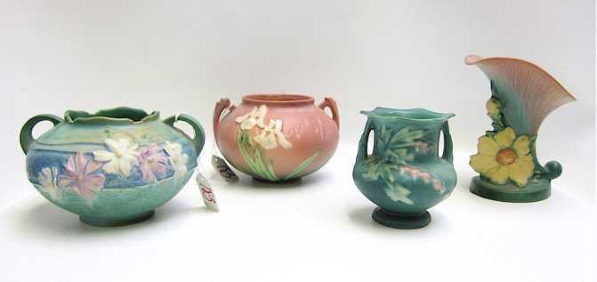 Appraisal: ROSEVILLE ART POTTERY four pieces Peony pattern cornucopia vase -