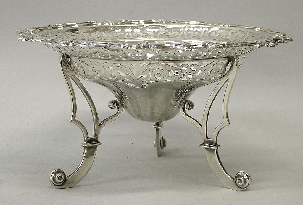 Appraisal: Edwardian silver circular sweetmeat bowl with floral and foliate wavy