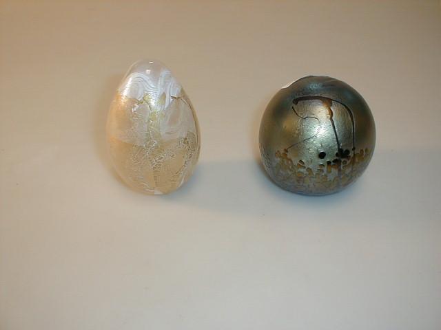 Appraisal: Two paper weights one isle of Wight