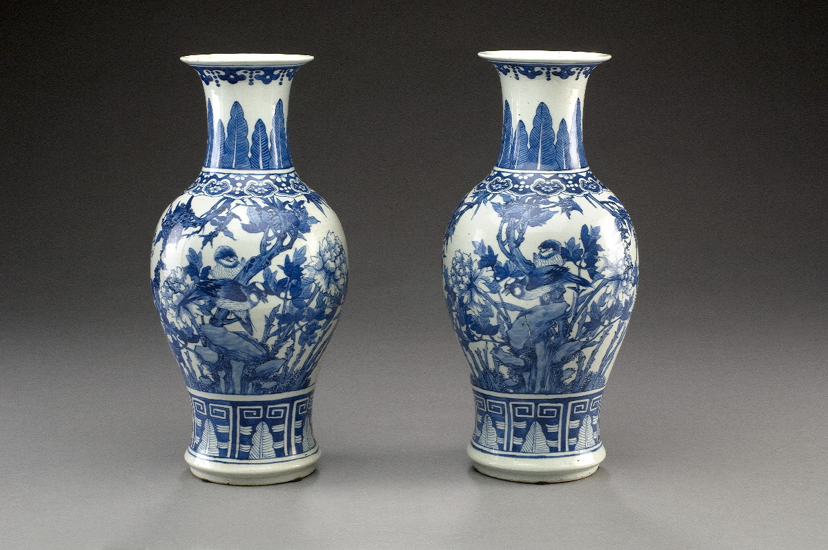 Appraisal: PAIR OF CHINESE PORCELAIN BLUE AND WHITE VASES MID-NINETEENTH CENTURY