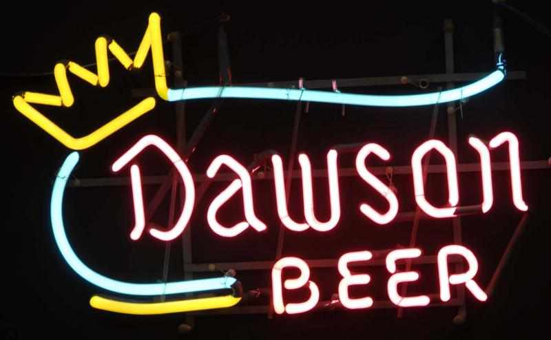 Appraisal: Dawson Whale with Crown Neon Sign Description s Dawson's Brewing