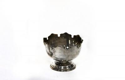 Appraisal: An Edwardian silver rose bowl Elkington Co Birmingham with wavy