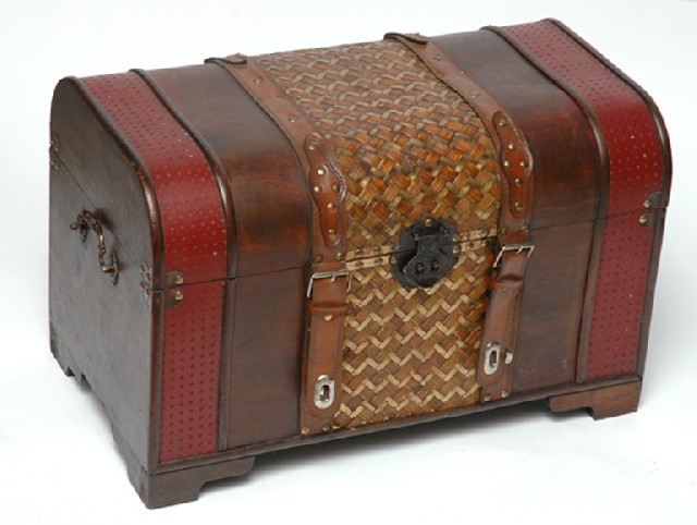 Appraisal: A CONTEMPORARY LEATHER BOUND TRAVELLING TRUNK cm wide