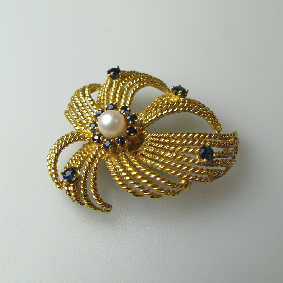 Appraisal: k Yellow Gold Brooch set with small full cut sapphires