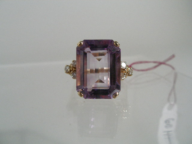 Appraisal: Ladies Amethyst Ring K yellow gold set of four prongs