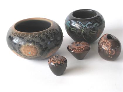 Appraisal: Five contemporary Indian pottery items santa clara and acoma th