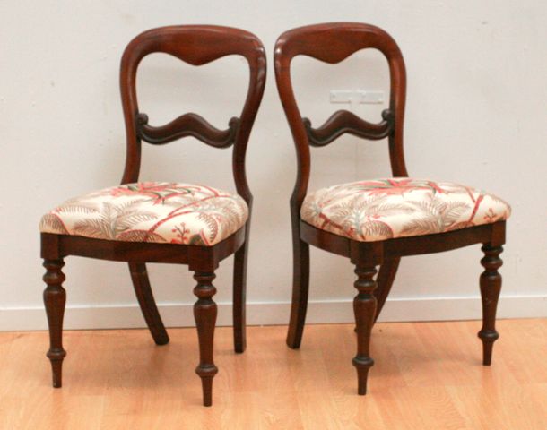 Appraisal: A set of two Victorian mahogany dining chairs