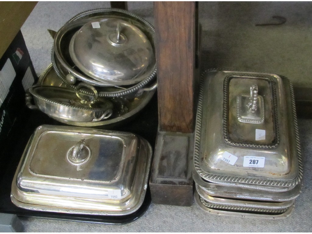 Appraisal: A quantity of rectangular plated entree dishes Oval and circular