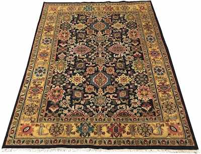 Appraisal: A Persian Bakhtiari Carpet Apprx '- x '- Medium wool