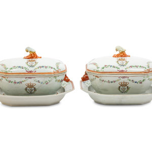 Appraisal: A Pair of Chinese Export Porcelain Armorial Soup Tureens on