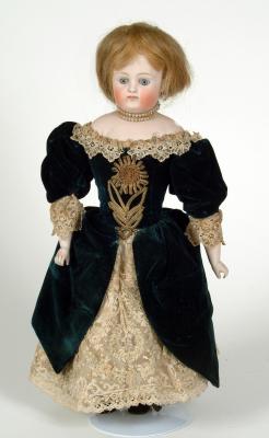 Appraisal: A Kestner bisque shoulder head fashion doll with closed mouth