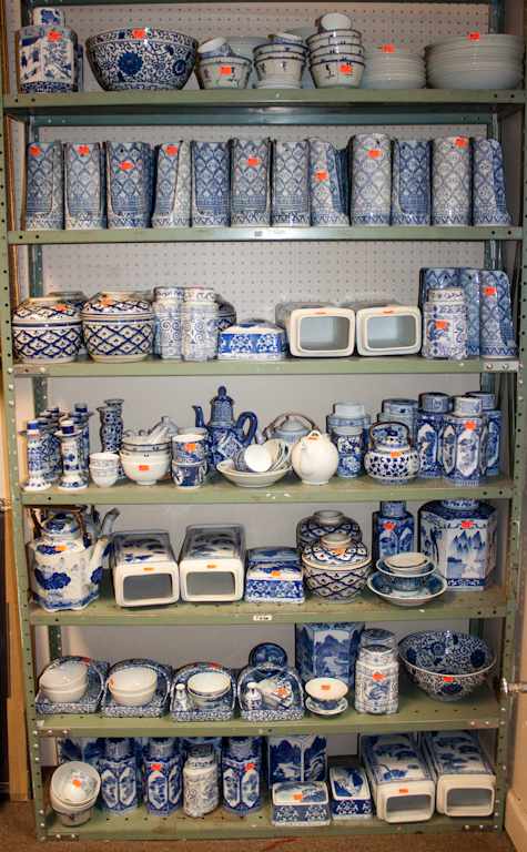 Appraisal: Large selection of Chinese Export style blue and white porcelain