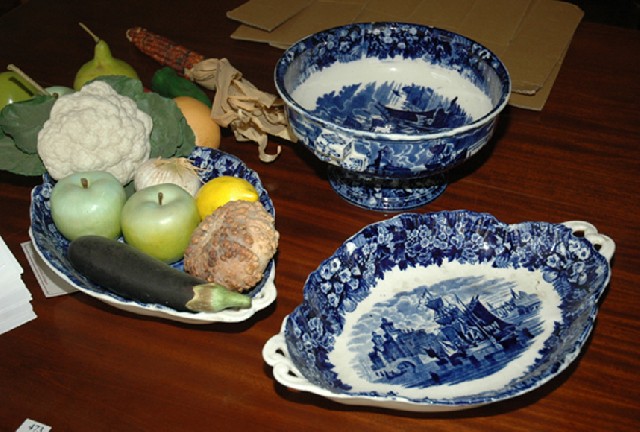 Appraisal: THREE PIECES OF WEDGWOOD FERRARA PATTERN BLUE AND WHITE PORCELAIN