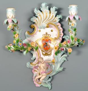 Appraisal: Meissen Armorial Sconce Meissen Armorial-decorated Porcelain Sconce with painted red