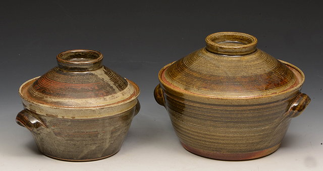 Appraisal: Gwyn Hansen Pigott Australian - Two casserole dishes and coversthe