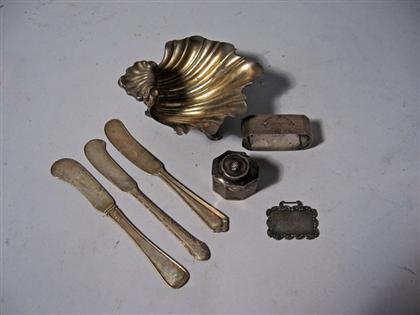 Appraisal: Assorted silver table articles Comprising a small sterling silver shell