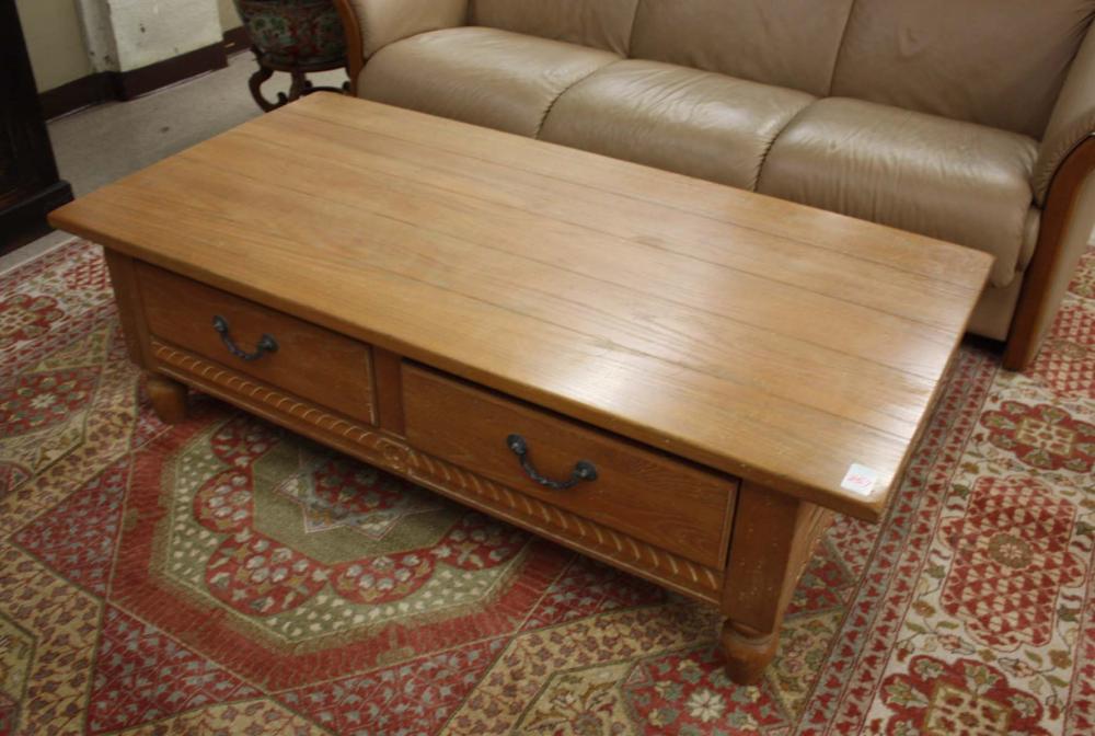 Appraisal: ETHAN ALLEN OAK COFFEE TABLE Ethan Allen Furniture Co 'American