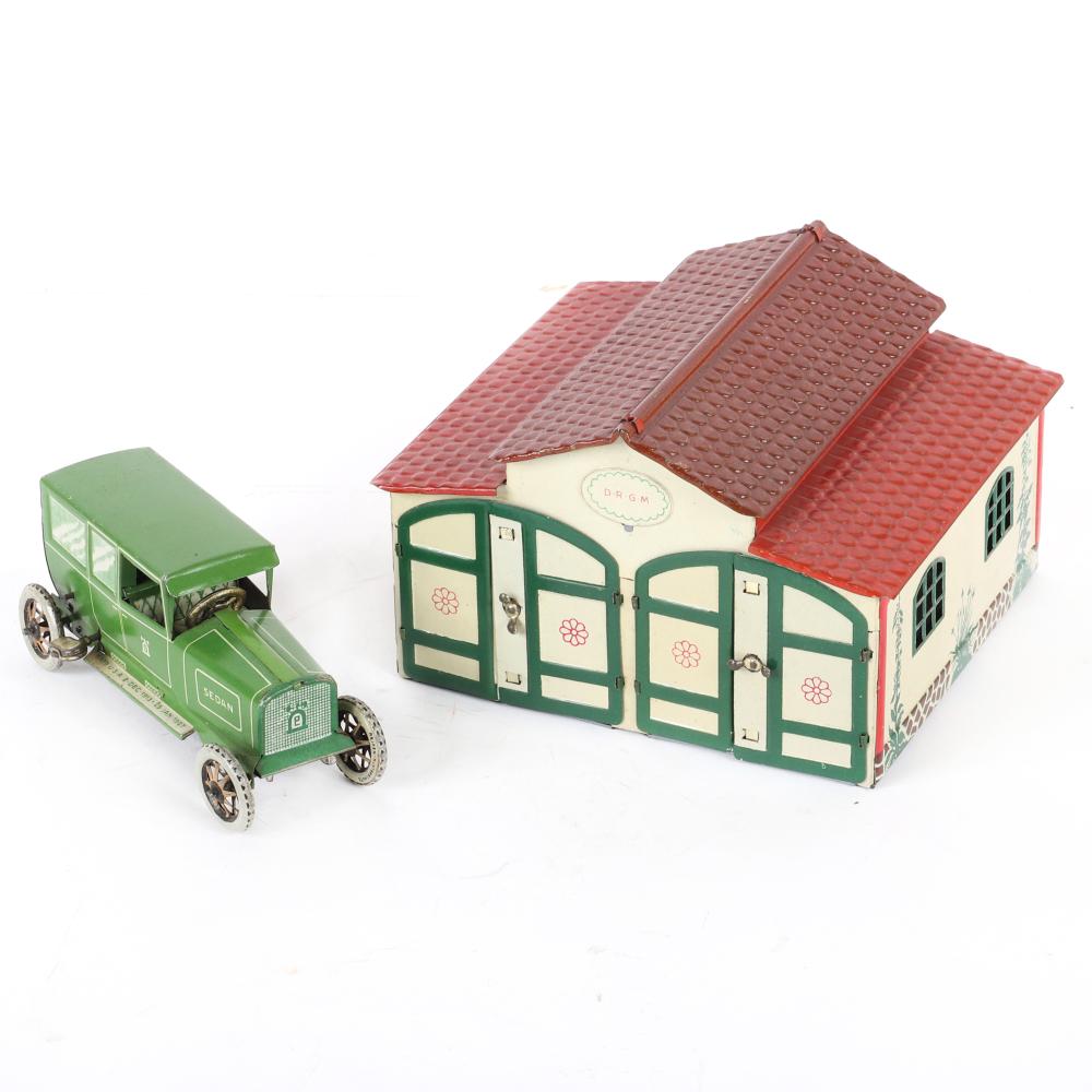 Appraisal: LEHMANN GREEN SEDAN TIN LITHO WINDUP CLOCKWORK TOY AUTOMOBILE WITH