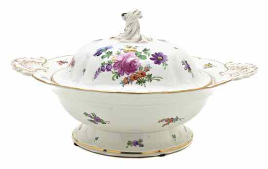 Appraisal: A Meissen Porcelain Covered Compote of low form having polychrome