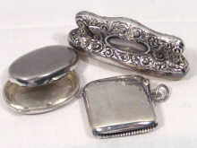 Appraisal: A mixed lot comprising a silver vesta nail buffer and