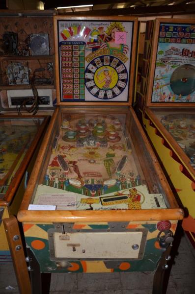 Appraisal: Gottlieb Straight Flush Playfield Good Backglass Very good Cabinet Good