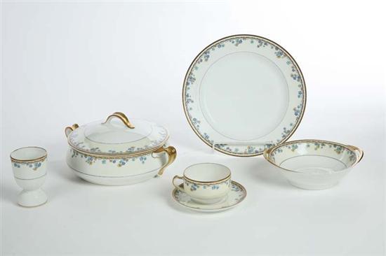 Appraisal: ONE-HUNDRED THIRTY FIVE PIECE SET OF HAVILAND CHINA Assembled set