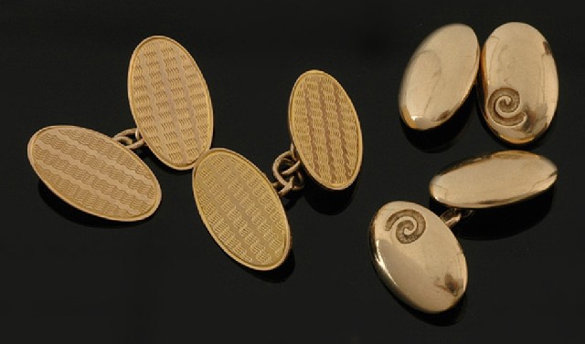 Appraisal: Two pairs of gold cufflinks Each pair comprising double ended