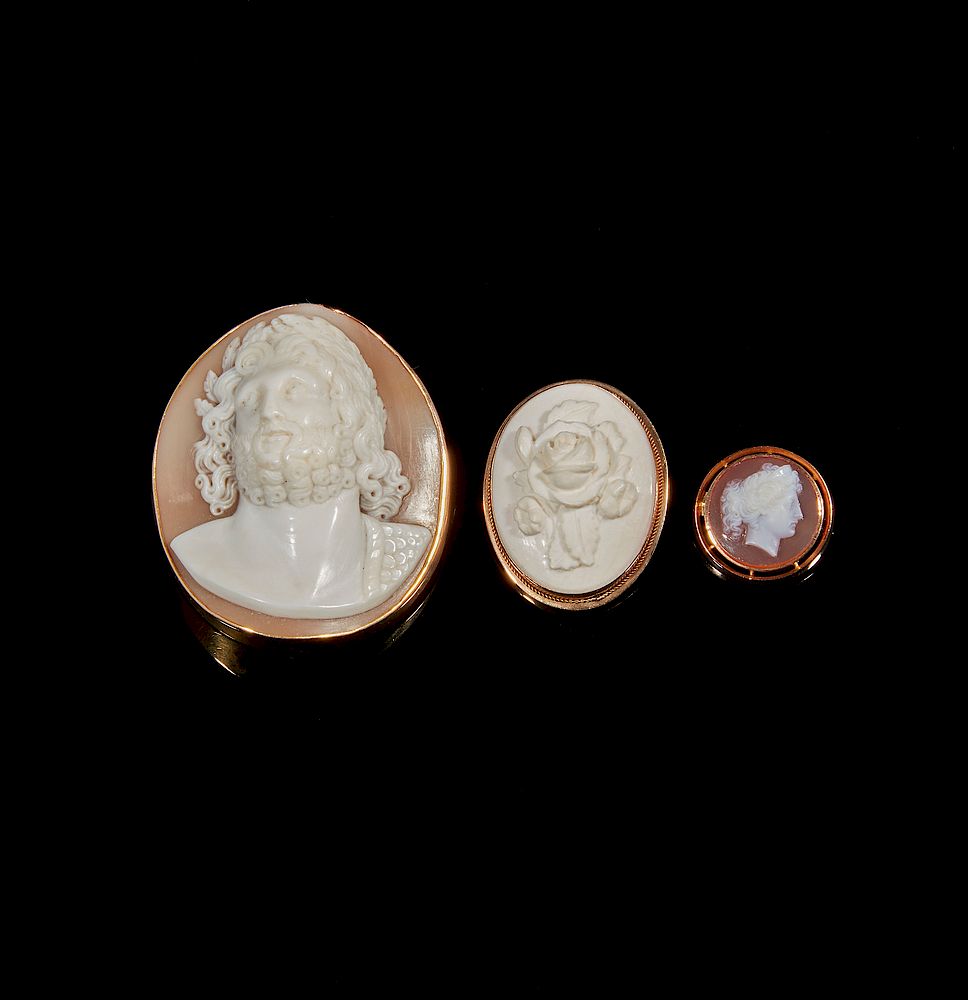 Appraisal: Three Cameo Brooches Lot of three cameo brooches comprising a