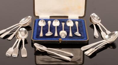 Appraisal: A pair of George III silver teaspoons Hester Bateman no