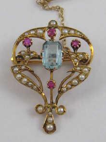 Appraisal: A yellow metal tests carat gold Art Nouveau brooch set