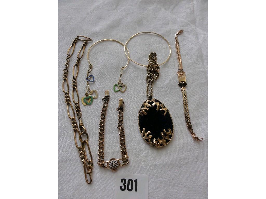 Appraisal: A small collection of miscellaneous jewellery including gilt chains bracelet