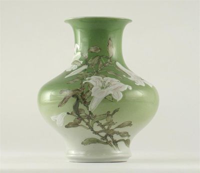 Appraisal: A Japanese porcelain vase by Makuzu Kozan painted with lilies