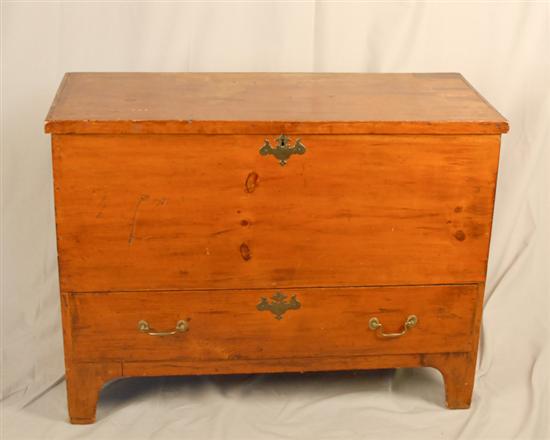 Appraisal: A th C Southern Yellow Pine Mule Chest the lift