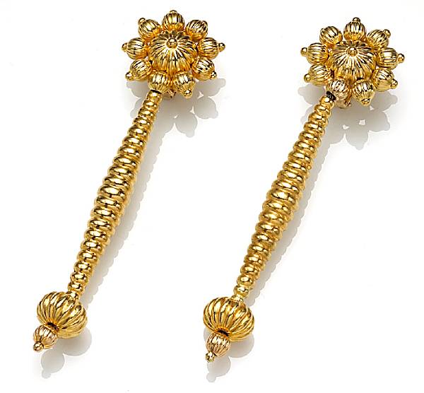 Appraisal: A pair of eighteen karat gold earclips Lalaounis each signed