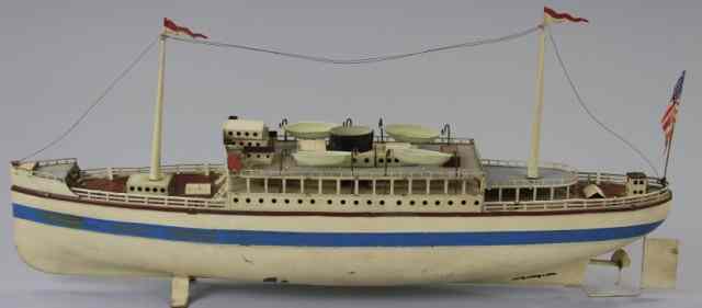 Appraisal: FLEISCHMANN OCEANLINER Clockwork painted in white hull with blue side