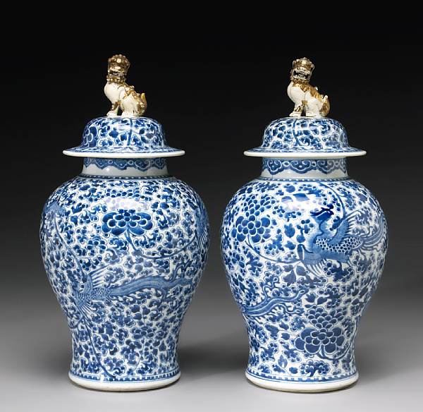 Appraisal: A pair of blue and white export porcelain covered ginger