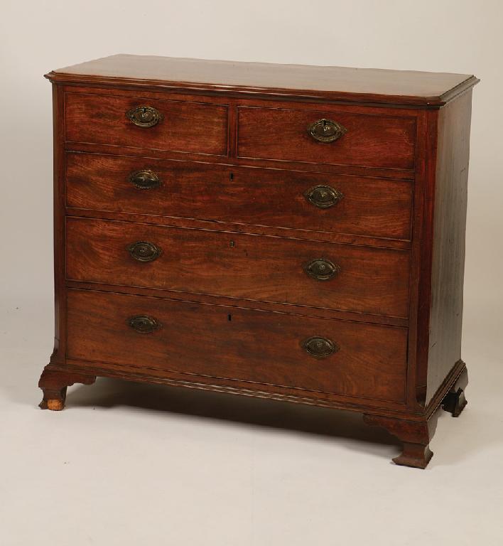 Appraisal: A GEORGE III MAHOGANY CHEST OF DRAWERS the rectangular top