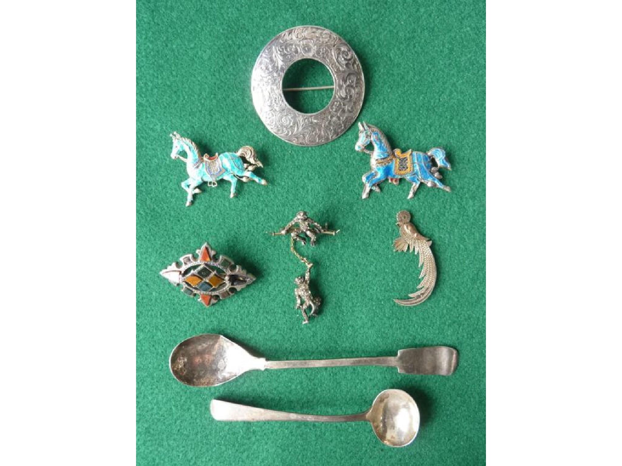 Appraisal: A small mixed collection of silver and costume jewellery including