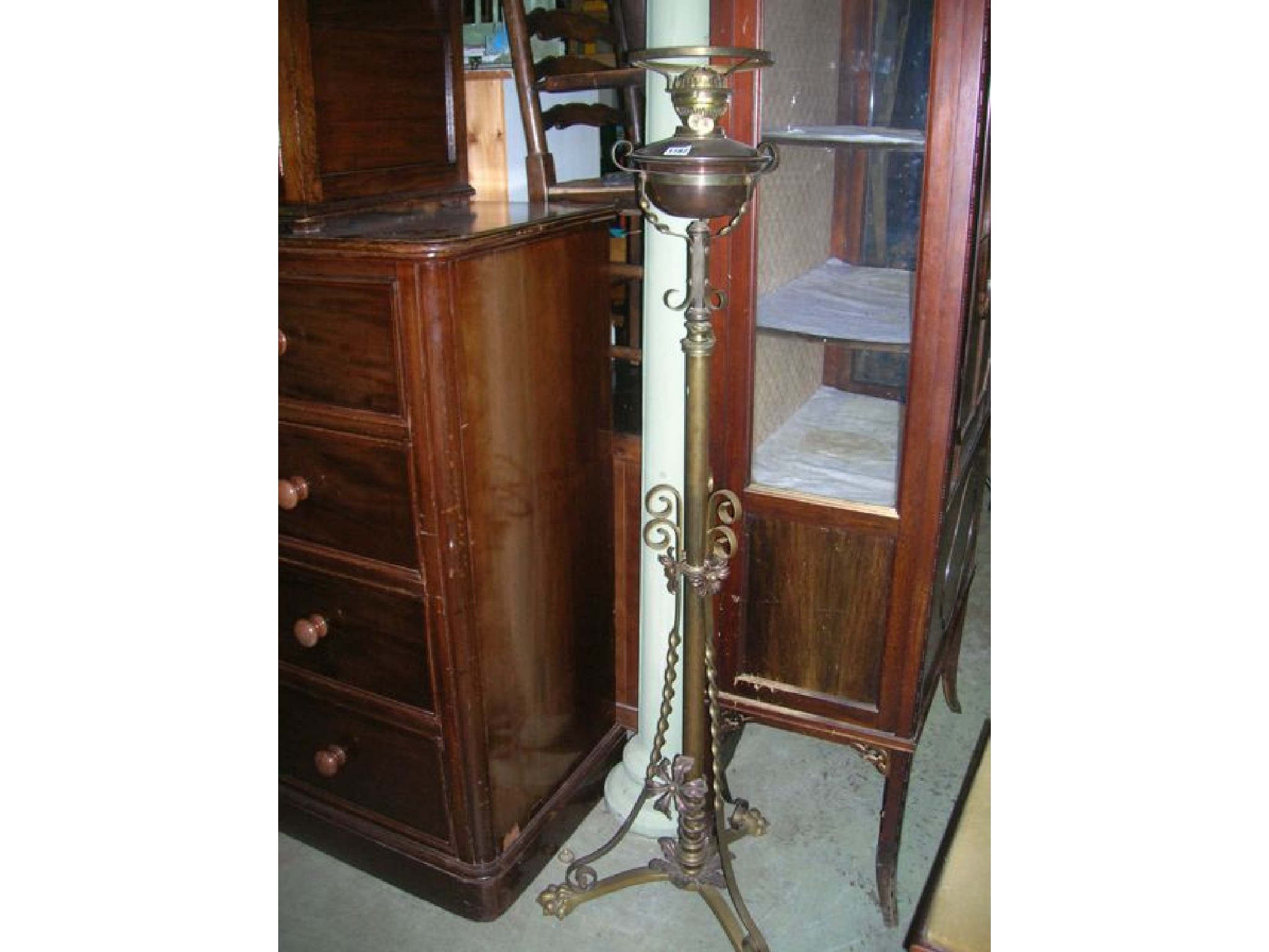 Appraisal: A Victorian copper and brass floorstanding telescopic oil lamp standard