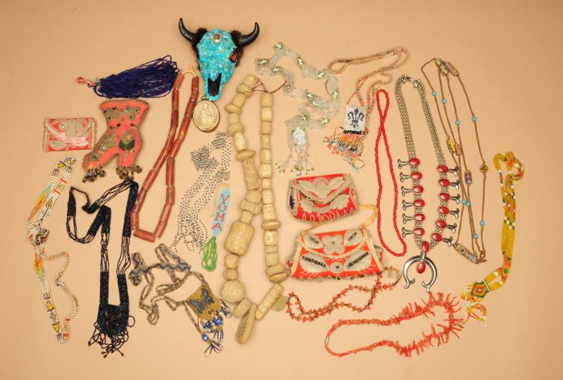 Appraisal: Lot of Assorted Beaded Items Including four small Iroquois whimseys