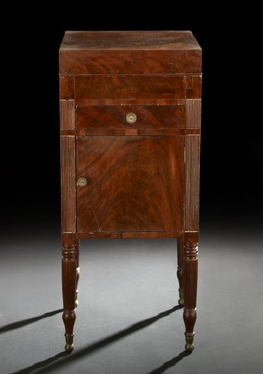 Appraisal: American Sheraton Mahogany Washstand first quarter th century the lift