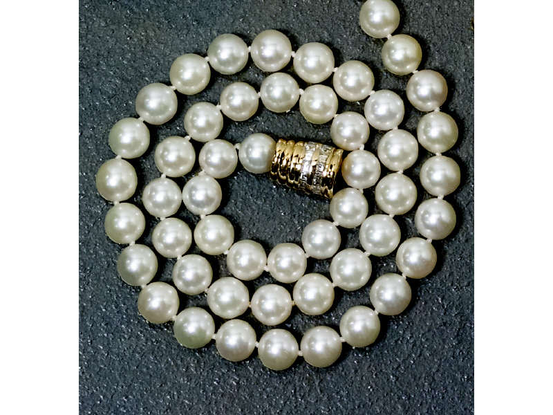 Appraisal: CULTURED PEARLS Approximately mm - mm with very small blemishes