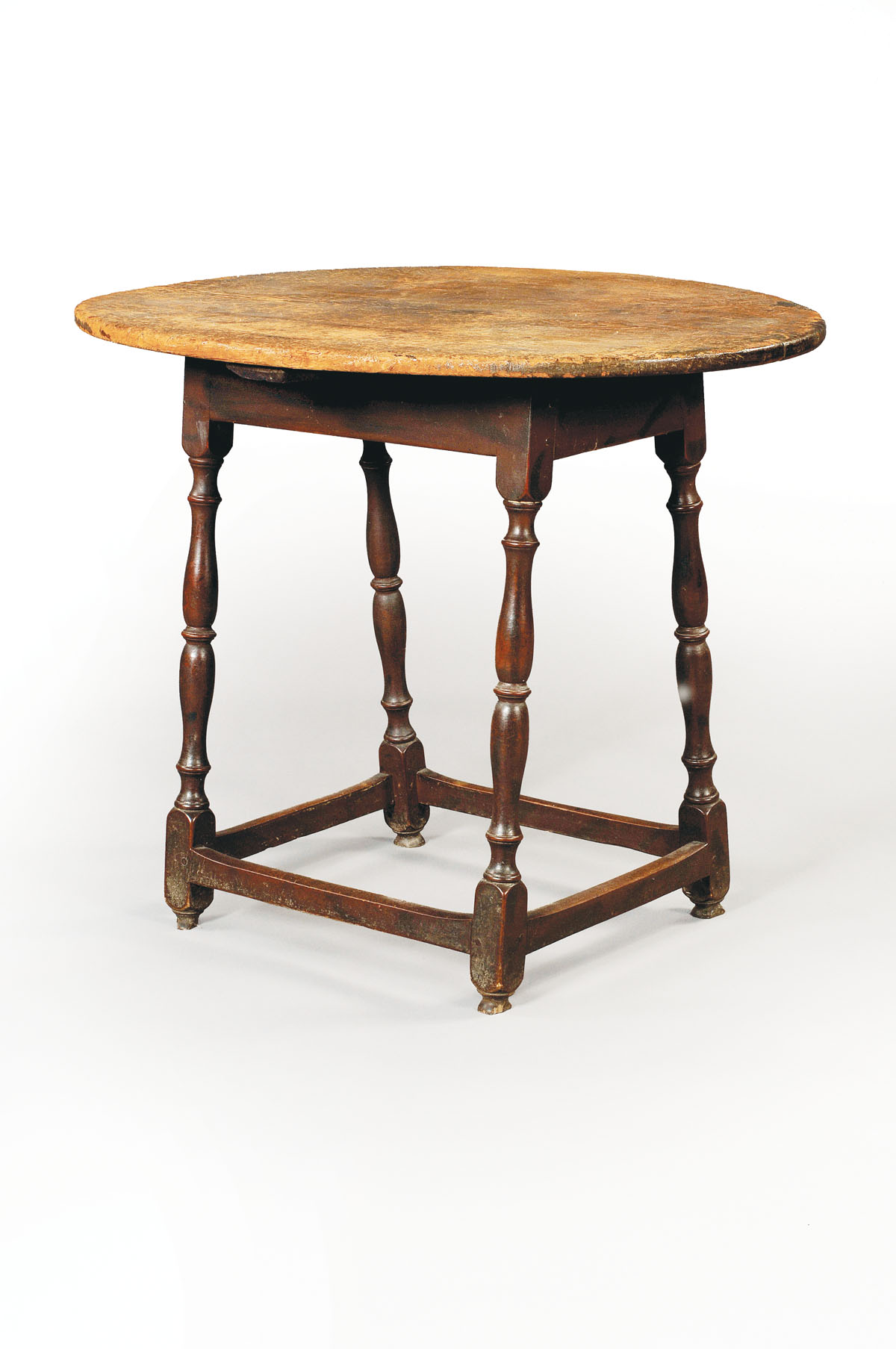 Appraisal: IMPORTANT NEW ENGLAND WILLIAM AND MARY OVAL TAVERN TABLE WITH